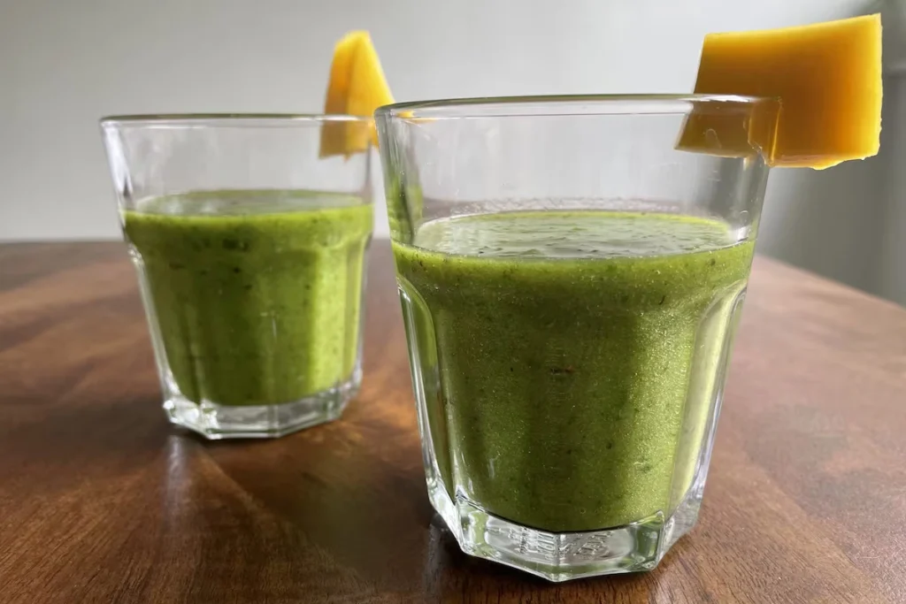 Mango, Kale & Kiwi Smoothie